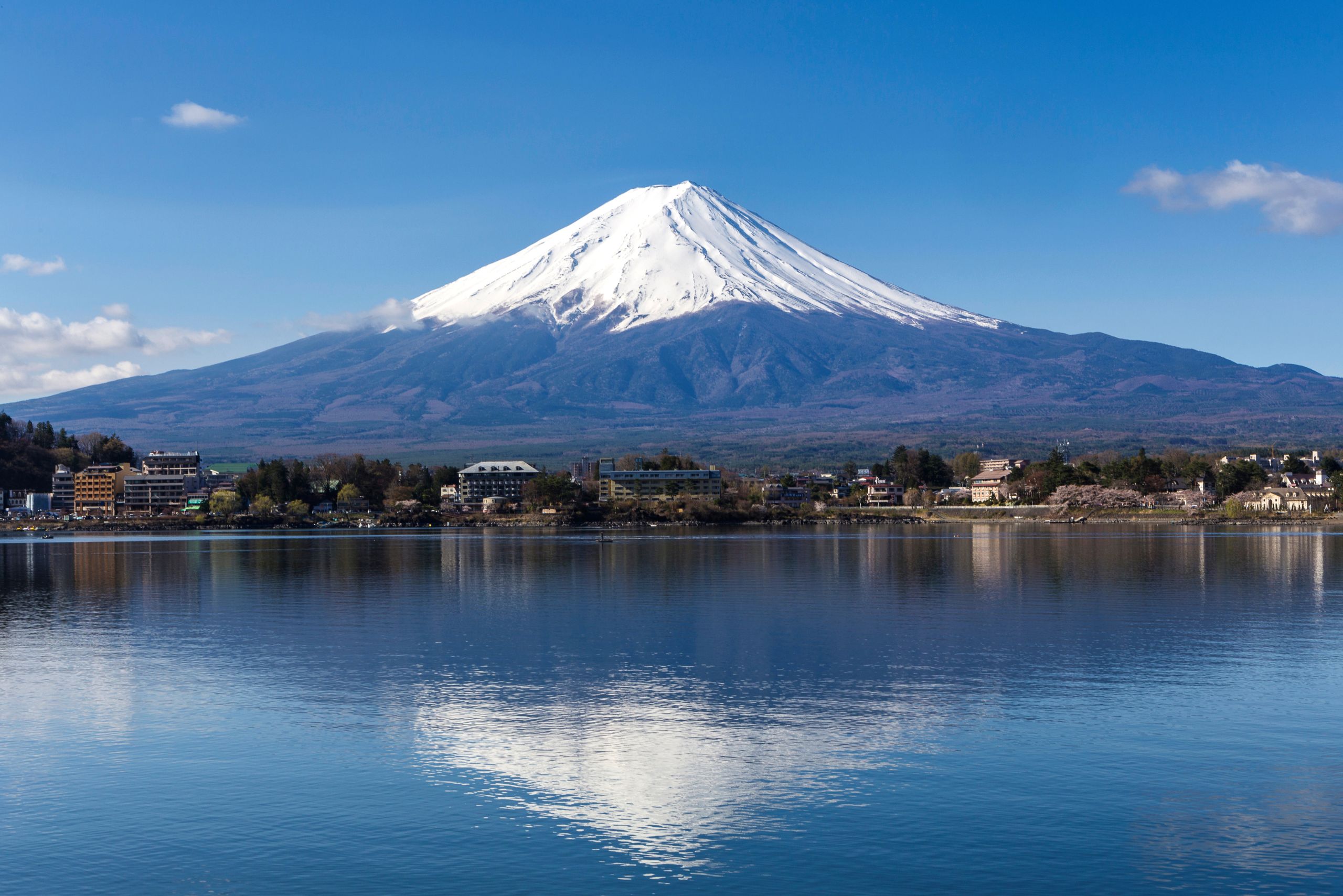  Mt. Fuji spiritual retreat with pure spring water purification