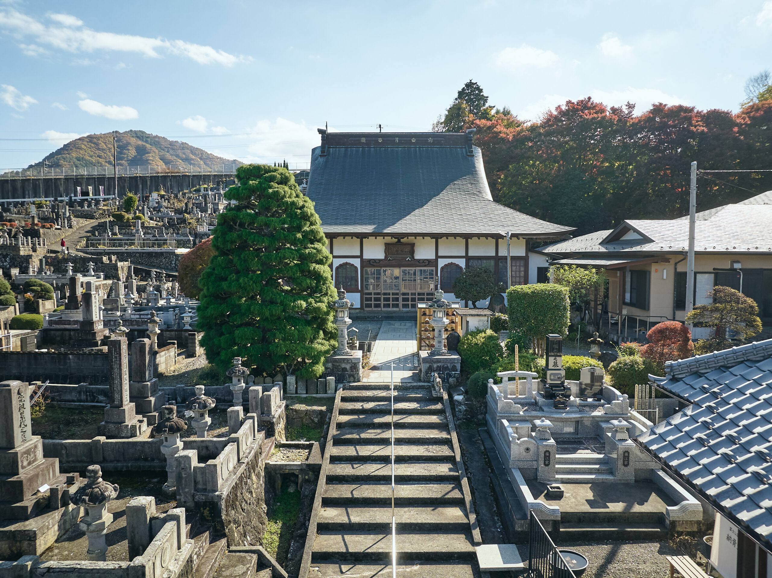 Koun-in Temple in Yamanashi, Japan — a Soto Zen temple embodying the living philosophy and practice of Zen Buddhism near Mt. Fuji