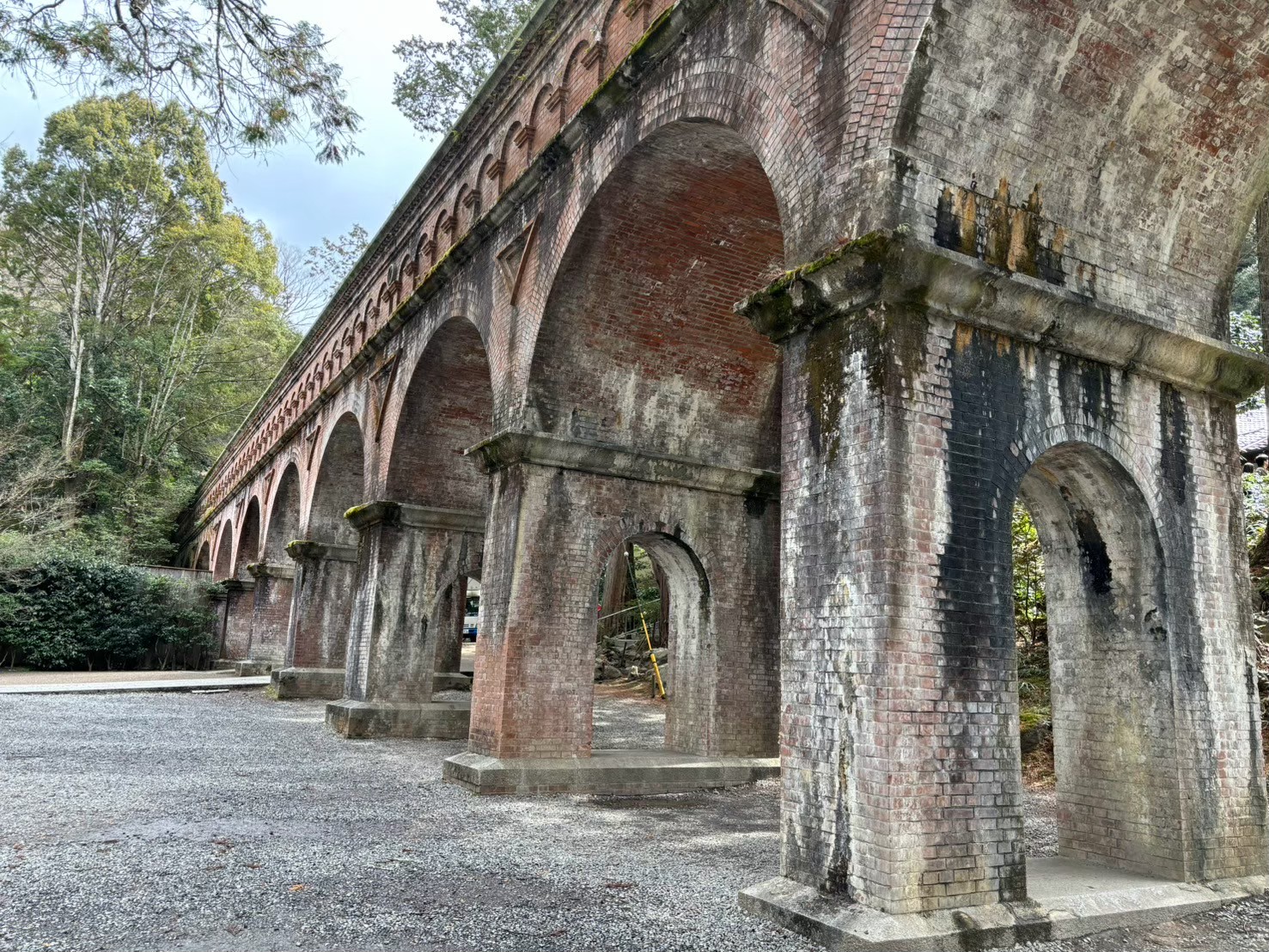 南禅寺 水路閣の赤煉瓦アーチ